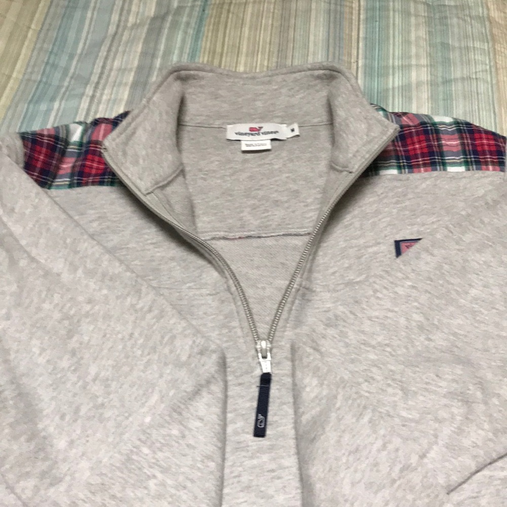 Ladies Size M - Vineyard Vines pullover